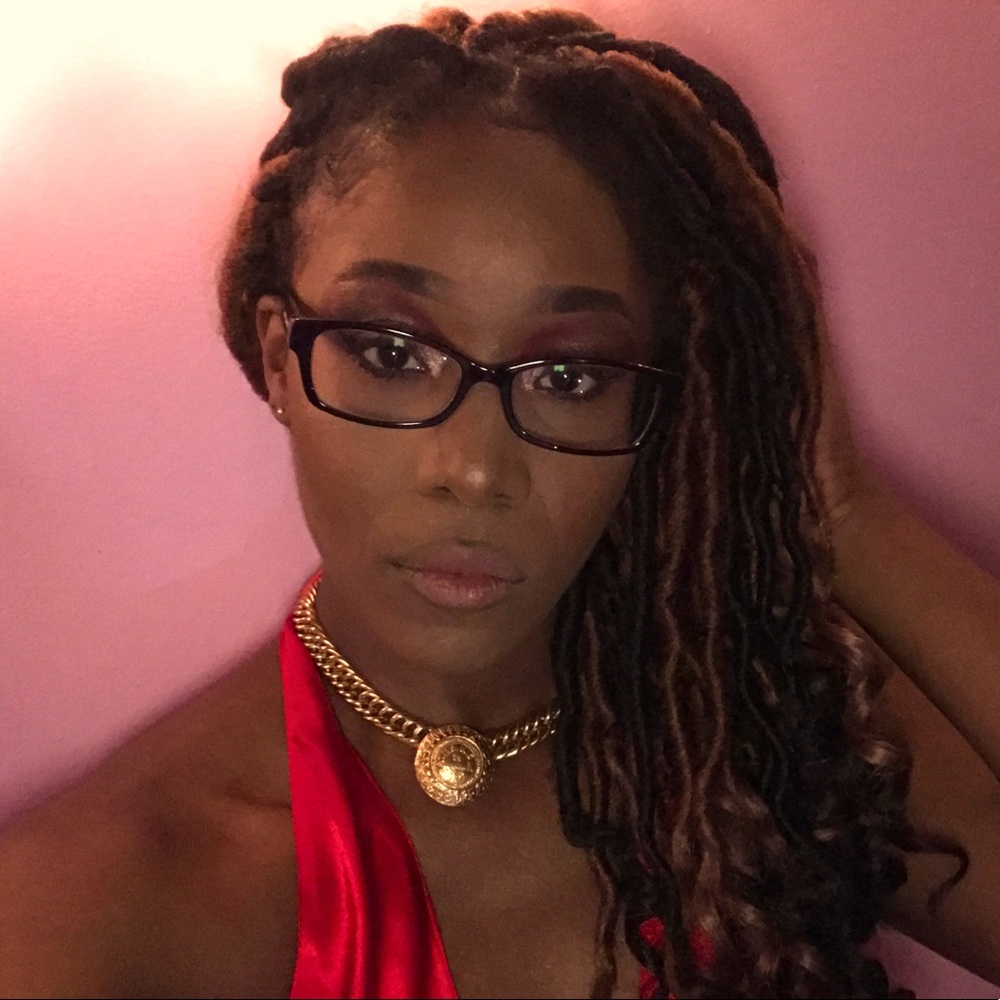 Meet your Posher, Tiffany